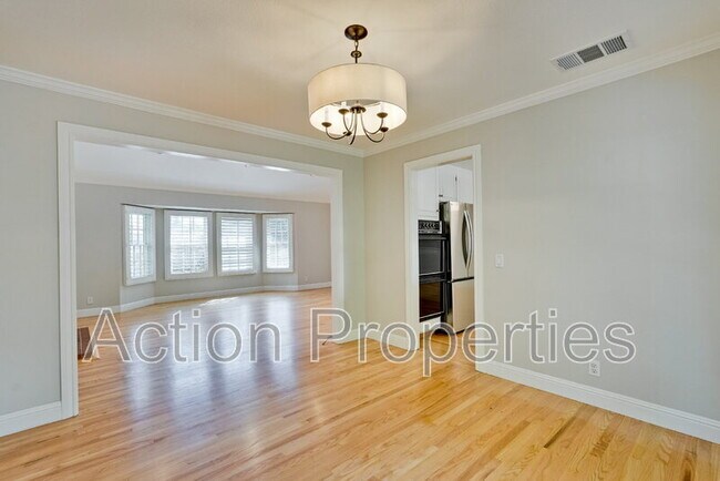 Building Photo - 2704 Doverton Square