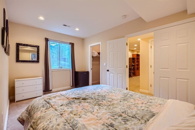 Building Photo - Spacious Haven: 4 BDR Home in Louisville, CO