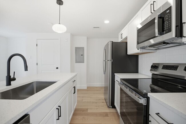 Building Photo - 2302 E Norris St