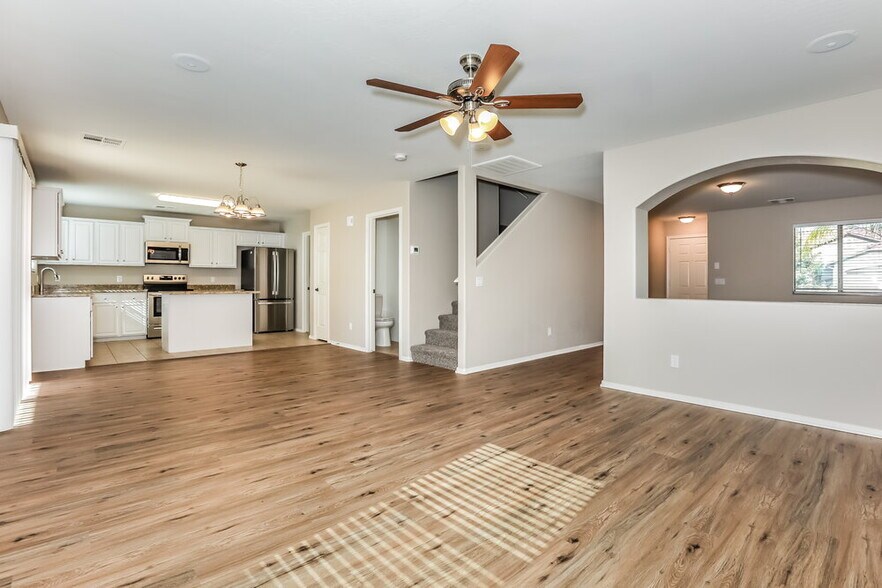 Building Photo - 11197 E Wallflower Ln