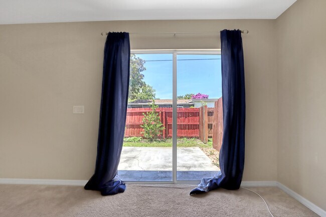 Building Photo - 480 L M Davey Ln