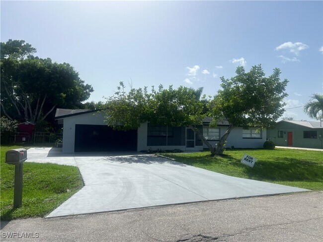 Primary Photo - 2203 Santiago Ave