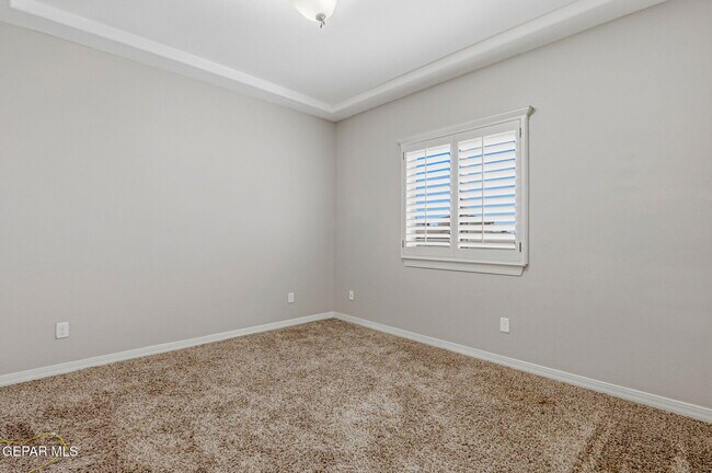 Building Photo - 14293 Meadow Lake Ave