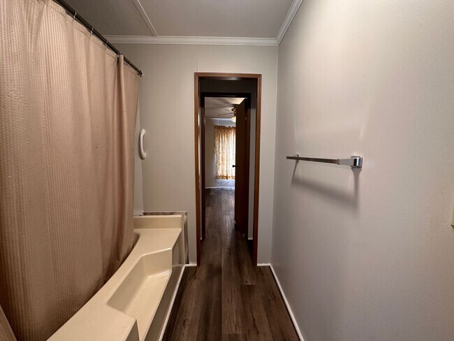 Building Photo - Awesome 2/2 Trailer in Westlake for rent!