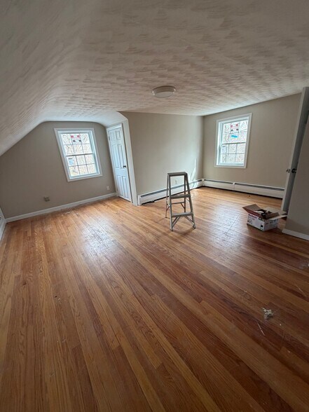 Building Photo - 51 Edgeworth St