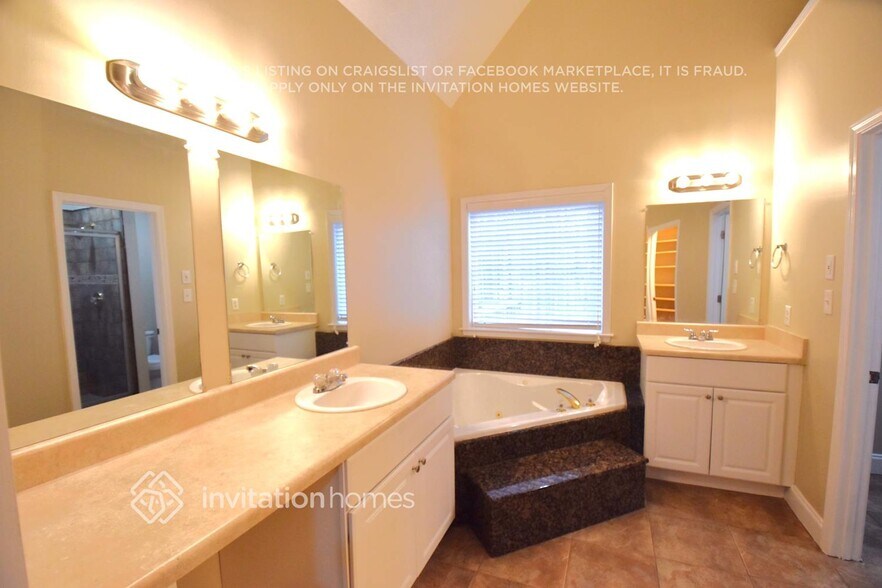 Building Photo - 155 Victor Ln