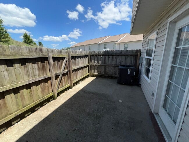 Building Photo - 122 Wolverine Ct