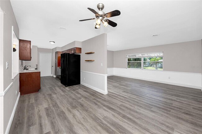 Building Photo - 3747 Shady Bluff Dr