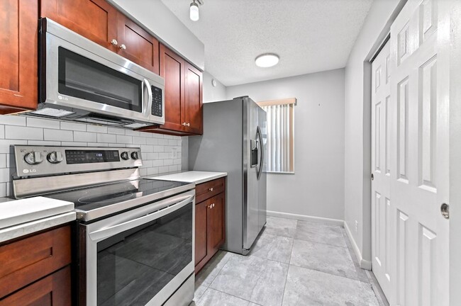 Building Photo - 14895 Builtmore Way