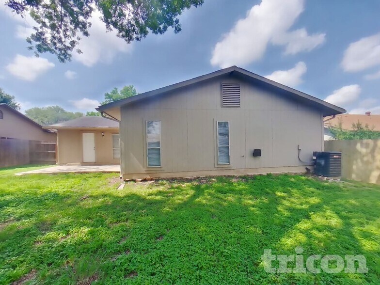 Building Photo - 6831 De Palma