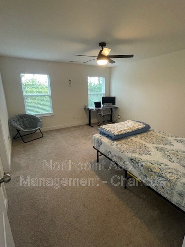 Building Photo - 10415 Glenmere Crk Cir