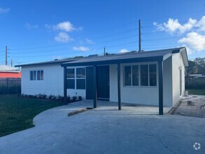 Building Photo - Renovated 3-Bed, 2-Bath Home in Dania Beach!