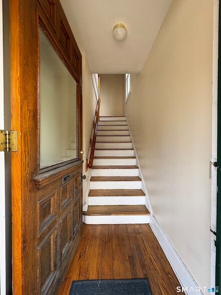 Building Photo - 799 Elm St