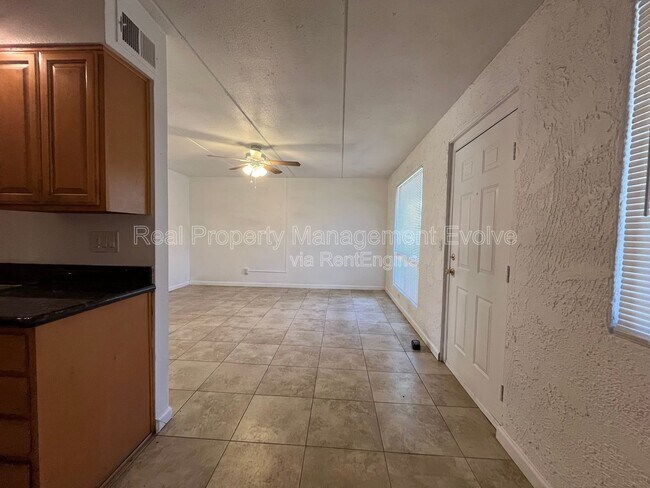 Building Photo - 7110 E Continental Dr