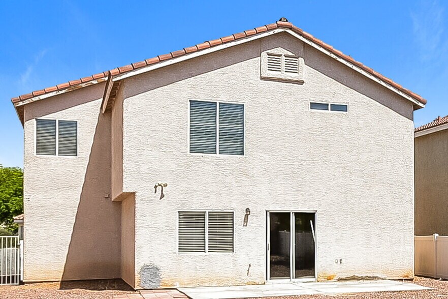 Building Photo - 1011 Emerald Stone Ave