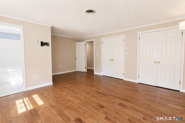Building Photo - 50 Fox Den Rd