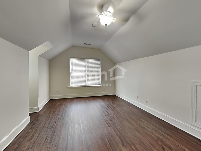 Building Photo - 8005 Red Oaks Trl