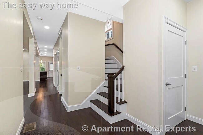 Building Photo - 77 Winchester St