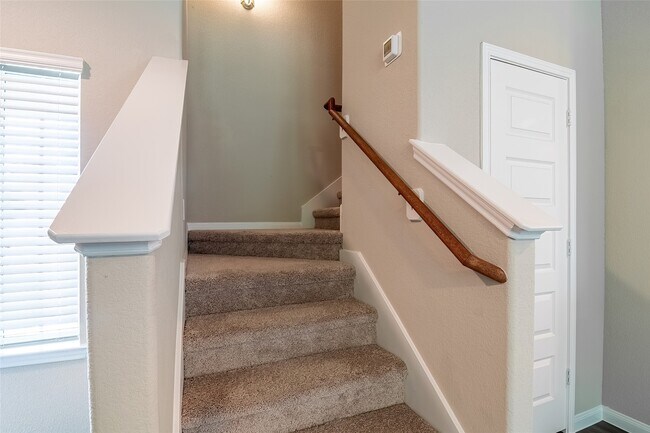 Building Photo - 2413 Tavo Trails Dr