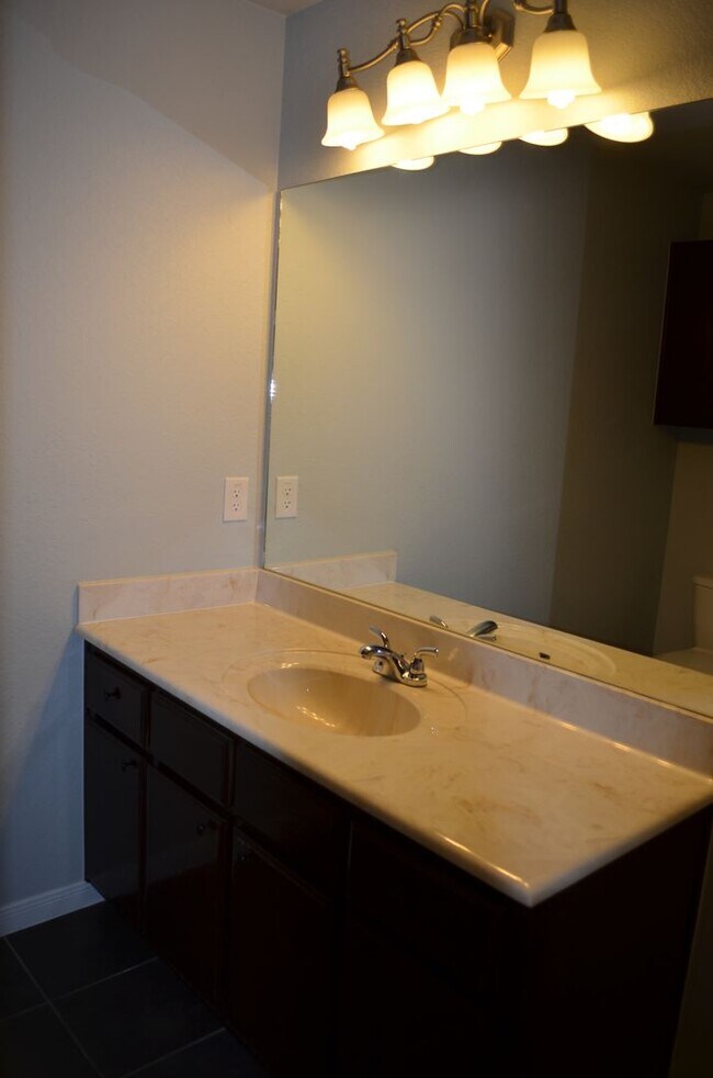 Building Photo - 2002Tru