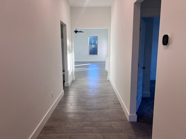 Building Photo - NEW 3 Bedroom In Carl Junction!