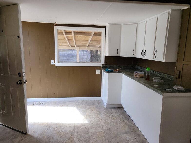 Kitchen - 805 S 14th St