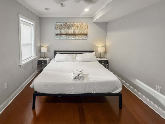 Building Photo - 606 S 2nd St