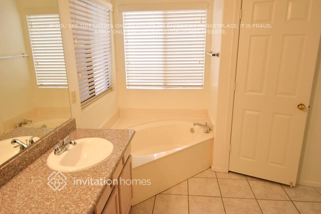 Building Photo - 7126 N 81st Dr