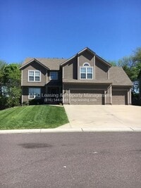 Building Photo - Stop scrolling—your dream home in Lee’s Summit is officially here!