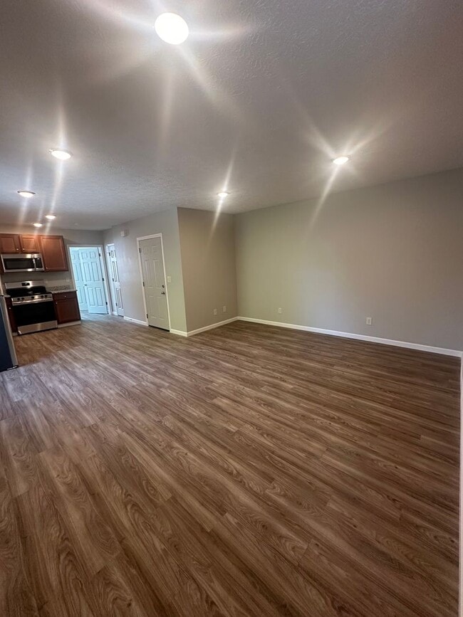 Building Photo - Two Bedroom Apartment