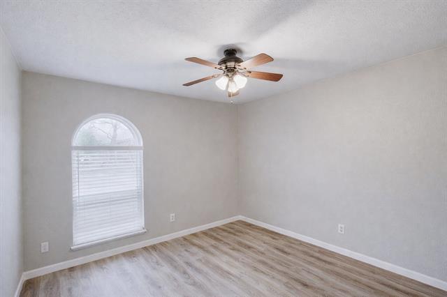 Building Photo - 1208 Crestwood Ct