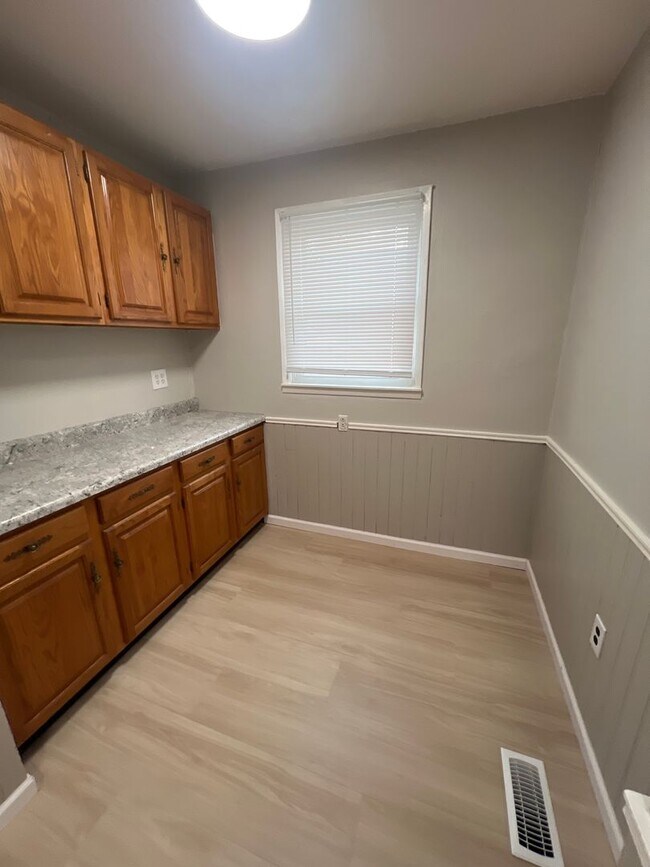 Building Photo - 1816-1818 E Watch Ave