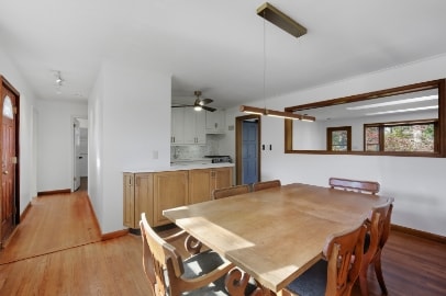 Building Photo - 3901 Lawrence Ave