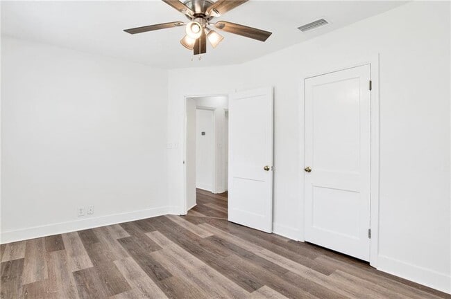 Building Photo - 331 Azalea Cir W