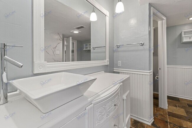 Building Photo - 2101 Park Willow Ln