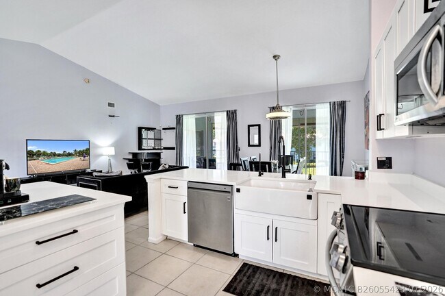 Building Photo - 7669 Springwater Pl
