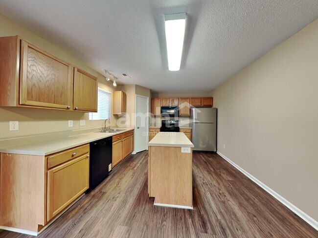 Building Photo - 5710 Waterpoint Dr