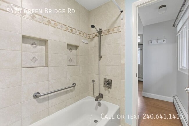 Building Photo - 5475 Green Bridge Rd