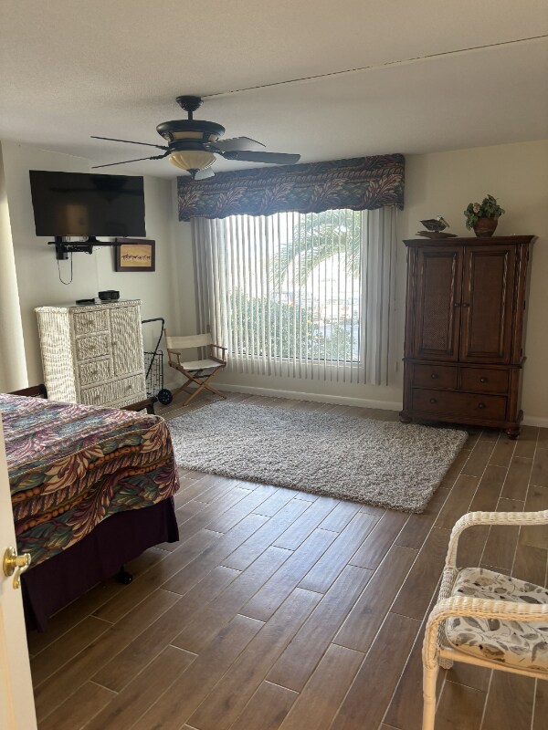 Building Photo - 100 Pierce St