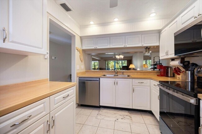 Building Photo - 898 Bird Bay Way