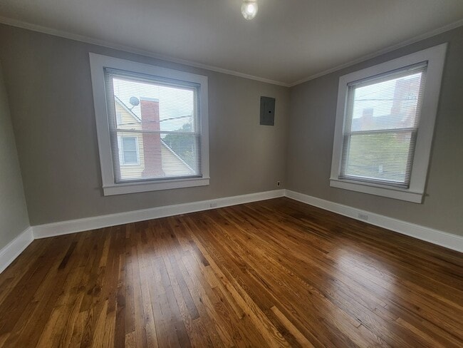 Building Photo - 399 Kerr St NW