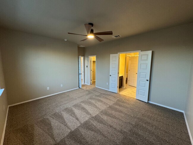 Building Photo - Bright & Spacious 3 Bedroom Home with Garage in Kyle
