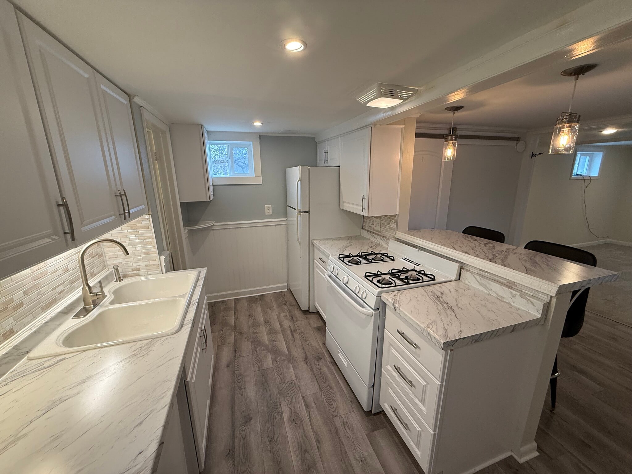 Building Photo - 202 S Catherine St