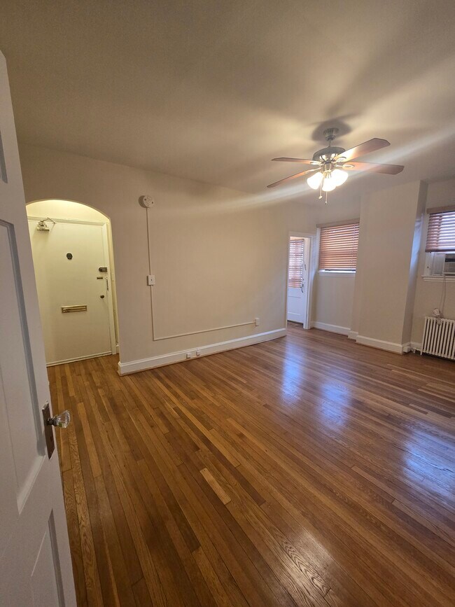 Building Photo - 1365 Kennedy St NW