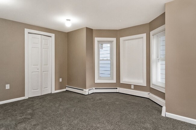 Building Photo - Spacious 3-Bed + Office Home in Slatington — Fresh Floors & Flexible Layout