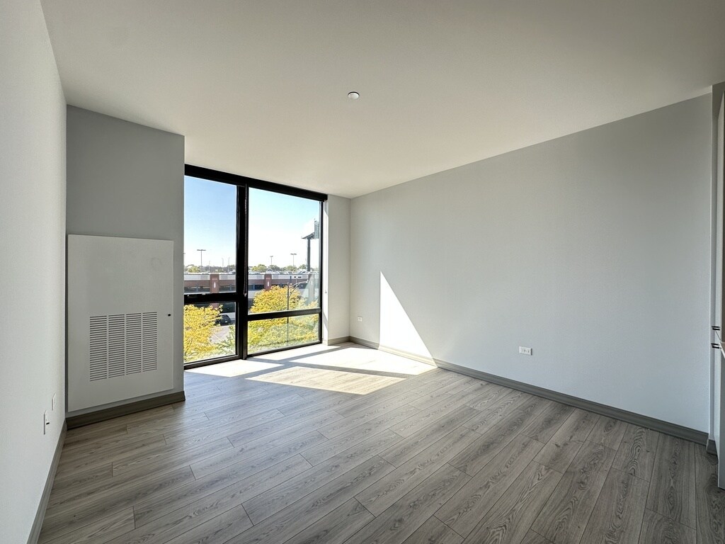 Building Photo - 2155 N Elston Ave