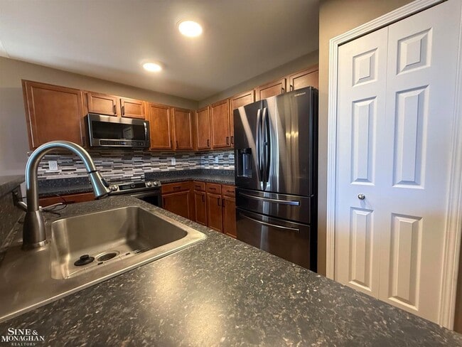 Building Photo - 27017 Carrington Pl