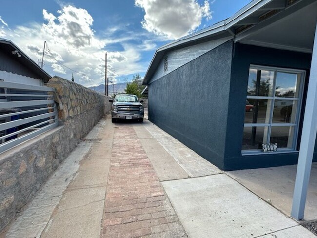Building Photo - HOME FOR RENT NORTHEAST EL PASO