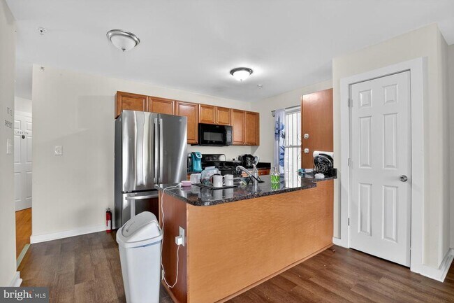 Building Photo - 602 N 43rd St