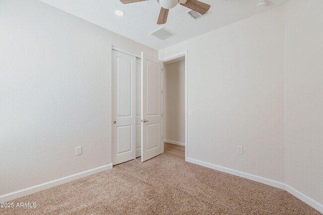 Building Photo - 2055 E Northwood Dr